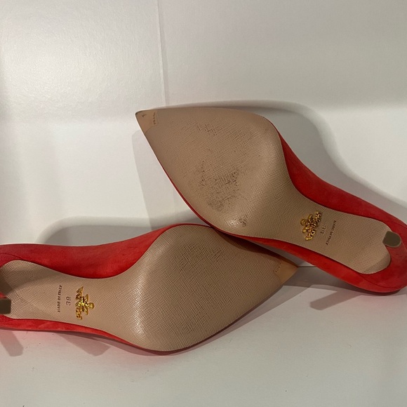 Never worn Prada Coral/Red Suede Pointed Toe Pump - Picture 5 of 9
